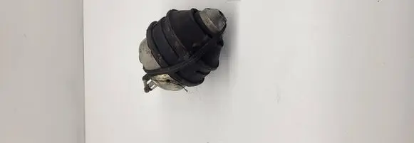 Volvo S60 Engine mount bracket