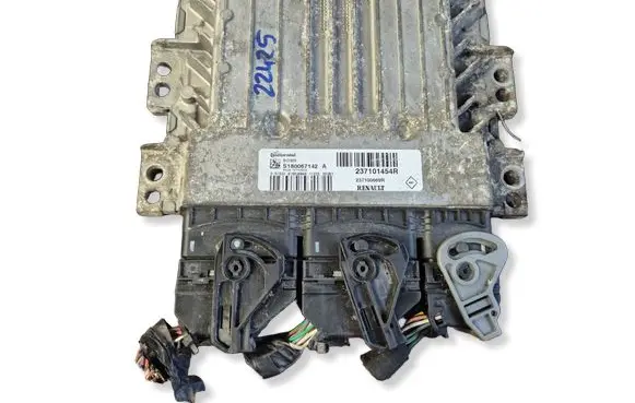 Renault Megane III Engine control unit/module S180067142A 237101454R