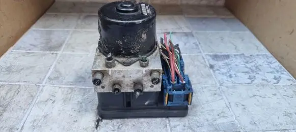 Renault Laguna II ABS Pump 8200159837E P5CT2AAX4