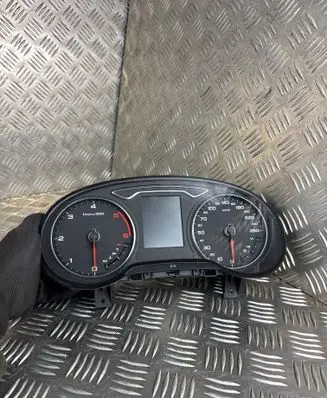 Audi A3 S3 8V Speedometer (instrument cluster) 8V0920870B VDD02404 1255010160