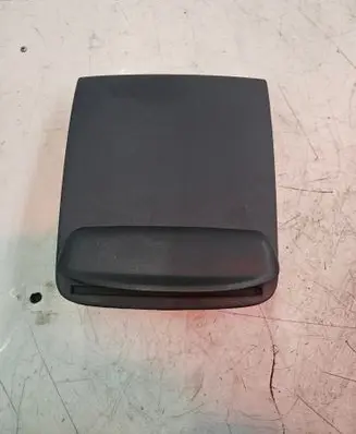 Glove box