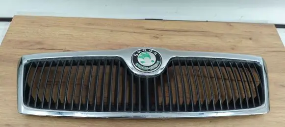 Skoda Octavia Mk2 (1Z) Front bumper upper radiator grill 1ZD853651
