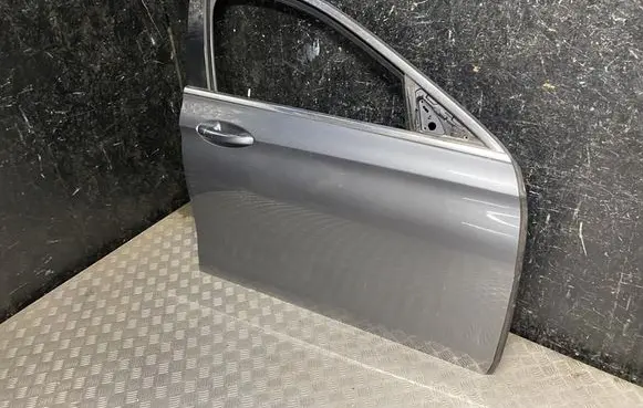 Mercedes-Benz E W213 Front door