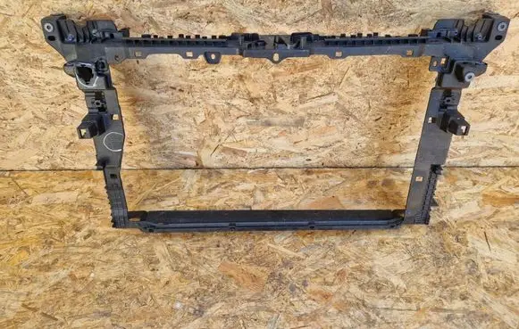 Volkswagen Polo VI Radiator support slam panel