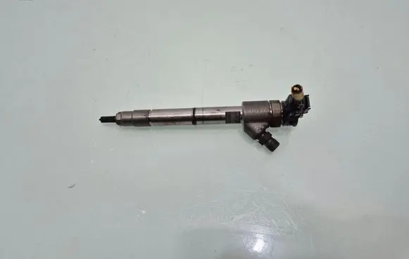 Fuel injector