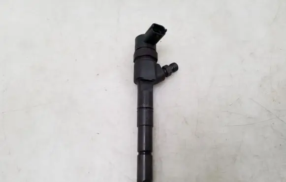 Fuel injector