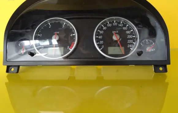 Ford Mondeo Mk III Speedometer (instrument cluster) 1S7F10849JE