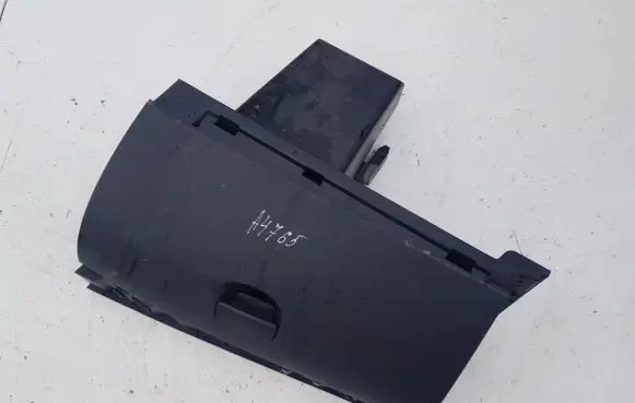 Renault Megane III Glove box 681080005r 1004584