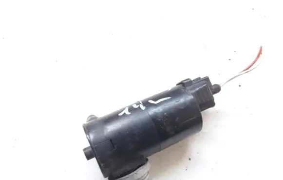 Toyota Avensis T270 Windscreen/windshield washer pump