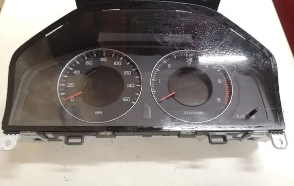Volvo V70 Speedometer (instrument cluster) 30786629AB 36002201 BK9KB