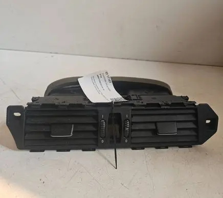BMW 5 E60 E61 Dash center air vent grill 05114002