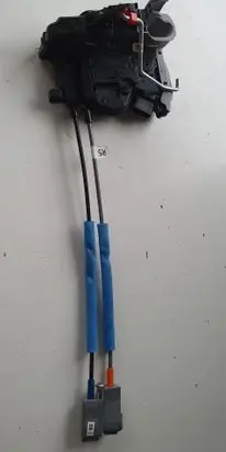 Hyundai Kona I Front door lock