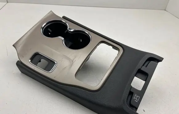 Jeep Grand Cherokee Gear shifter surround trim plastic 1XH202X9AC 1XH202X9AG