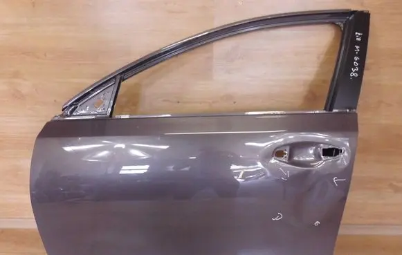 KIA Ceed Front door