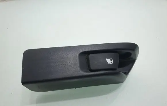 Toyota Verso Fuel tank opening switch 