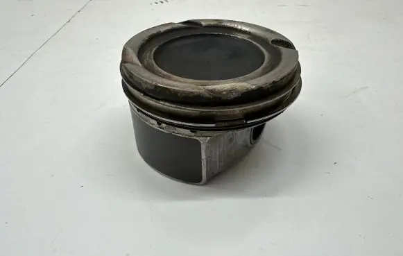 Mercedes-Benz C W206 Piston 