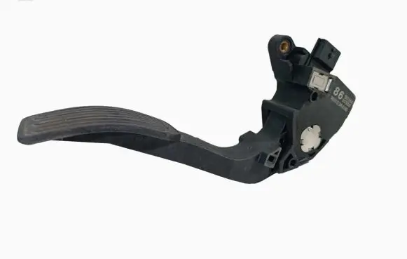 Nissan Juke I F15 Accelerator throttle pedal 180023RA0B