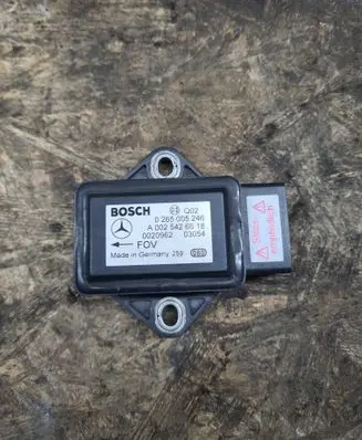 Mercedes-Benz E W211 ESP acceleration yaw rate sensor 0265005246 A0025426618