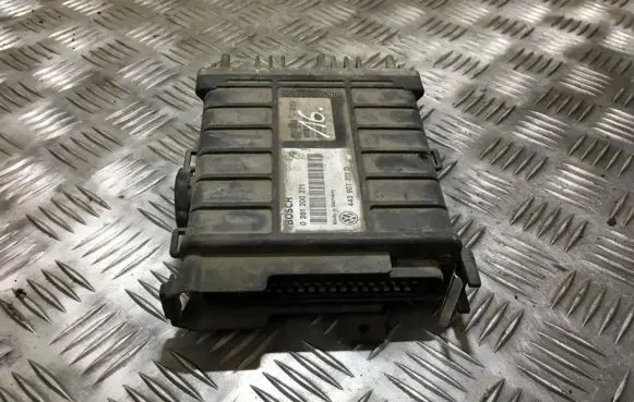 Volkswagen PASSAT B3 Engine control unit/module 0261200271 443907311d