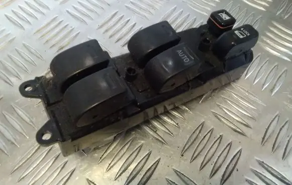 Toyota Prius (XW20) Electric window control switch 8482047012 515358HM4701