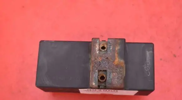 Skoda Fabia Mk2 (5J) Relay mounting block 1J0919506M