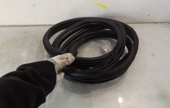 Fiat Grande Punto Front door rubber seal 