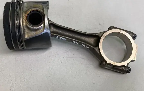 Audi A4 S4 B7 8E 8H Piston with connecting rod