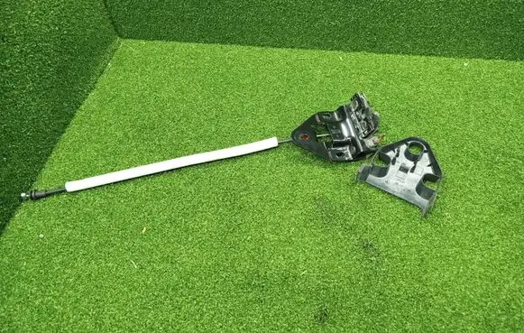 Loading door lock