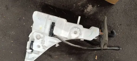BMW X5 F15 Windshield washer fluid reservoir/tank 7292424