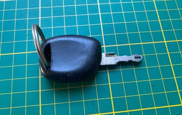 Renault Kangoo I Ignition key/card 