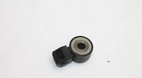 Mercedes-Benz CLA C117 X117 W117 Detonation knock sensor A2709050200