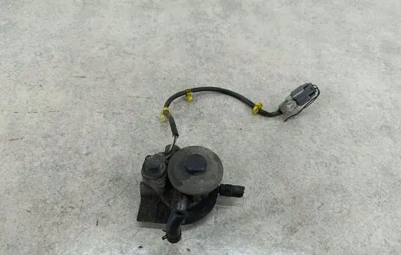 Mazda 5 Fuel filter bracket/mount holder 