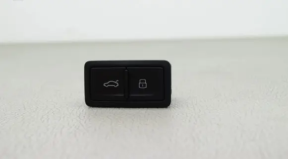 Audi Q7 4M Tailgate/boot open switch button 