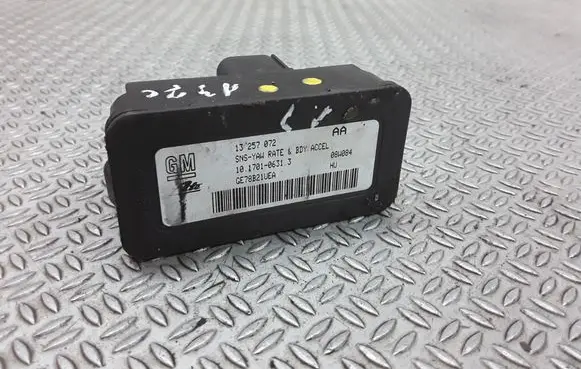 Opel Zafira B ESP acceleration yaw rate sensor 13257072