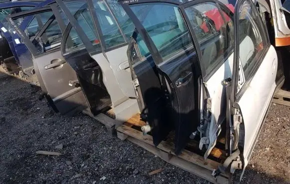 Hyundai Sonata Front door baltos