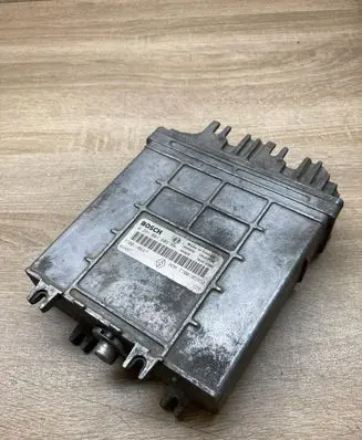 Renault Scenic I Engine control unit/module ECU 7700105953 7700110647 0281001809