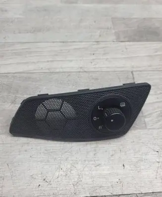 Skoda Octavia Mk2 (1Z) Wing mirror switch 1Z1867435