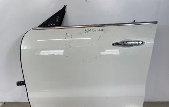 Maserati Levante Front door