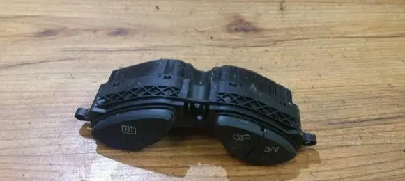 Ford Focus Windscreen/window heater switch 93ag19a945bc