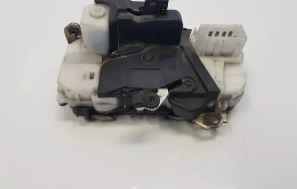 Peugeot 406 Rear door lock