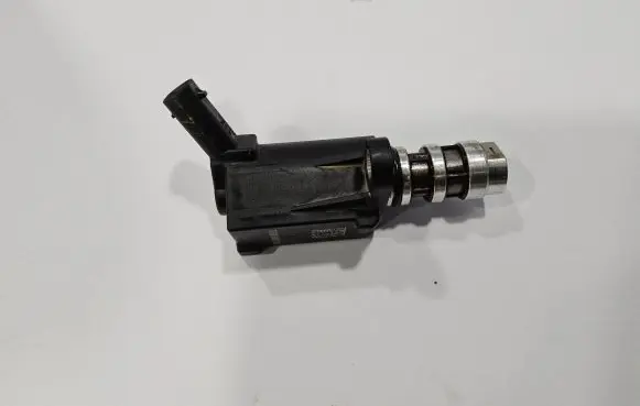 Volkswagen Tiguan Camshaft vanos timing valve 05C906455D 05E145735