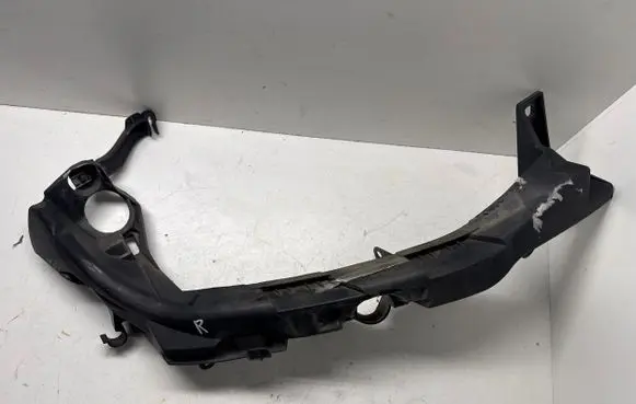 BMW 3 E92 E93 Headlight/headlamp mounting bracket 7154724 158577