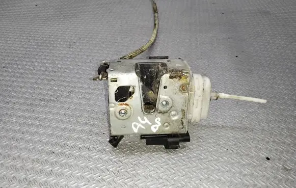 Audi A4 S4 B5 8D Front door lock 8D1837016E