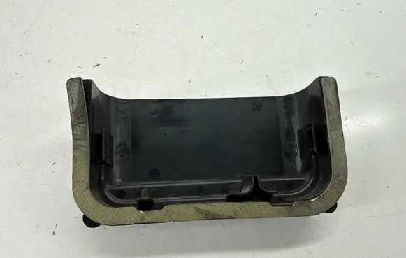 Tesla Model X Quarter panel pressure vent 106803400B