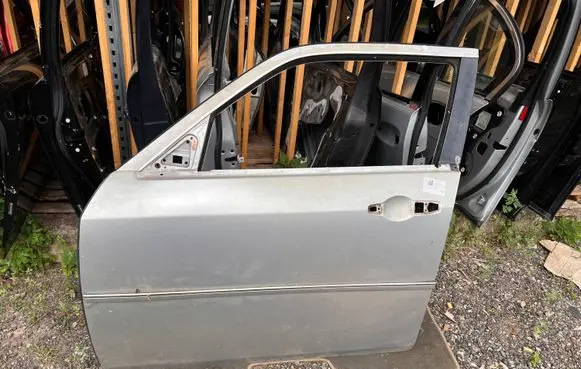 Chrysler 300 - 300C Front door