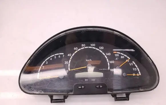 Speedometer (instrument cluster)