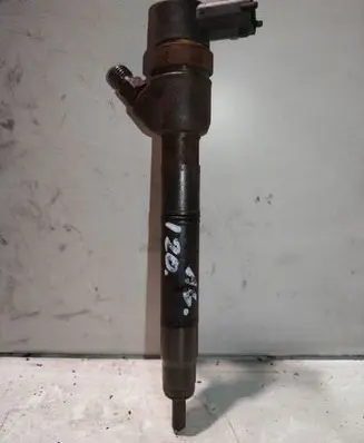 Hyundai i20 (PB PBT) Fuel injector 0445110320