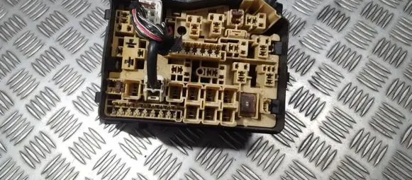 Toyota Avensis Verso Fuse box set