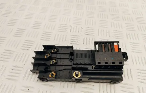 Mercedes-Benz ML W164 Fuse box set 2115452601