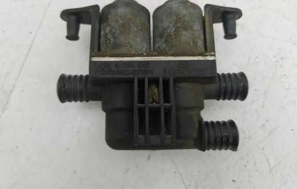 BMW 5 E39 Coolant heater control valve 8374995